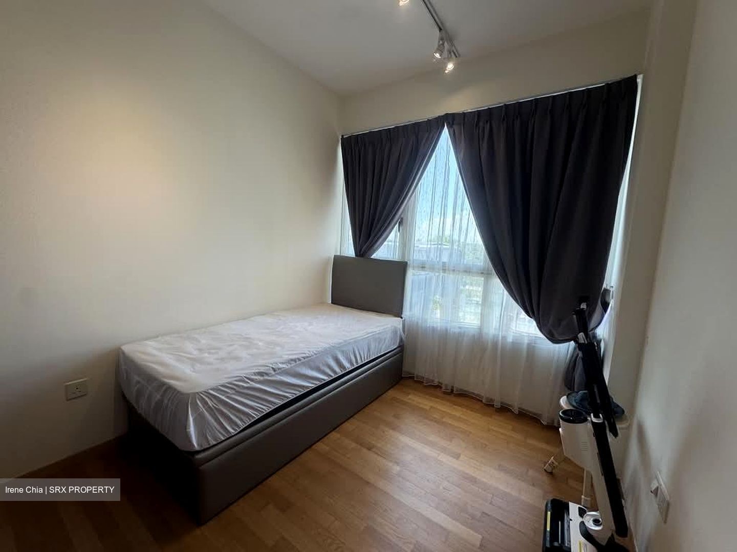 Vacanza @ East (D14), Condominium #594427841